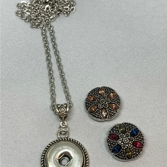 Classic Style Snap Button Long Necklace with 4 Charms - Picture 3 of 4